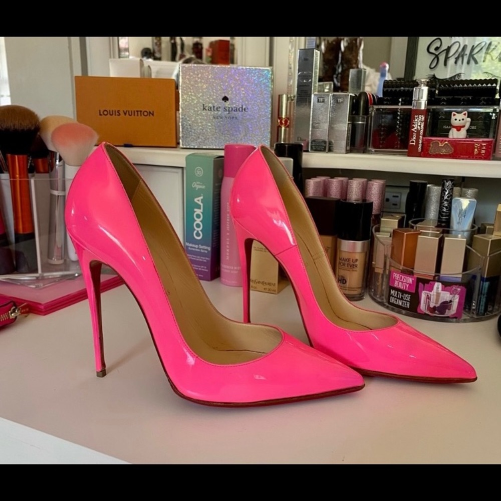 RARE💕Christian Louboutin So Kate Shocking Pink💕
